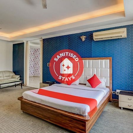 Oyo 71042 Sahara Estate Hotel Gorakhpur Kültér fotó