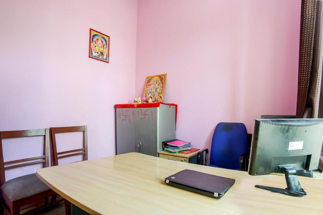 Oyo 71042 Sahara Estate Hotel Gorakhpur Kültér fotó